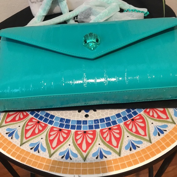 Kurt Geiger Landon Shoreditch Leather Envelope Clutch
KURT GEIGER LONDON - Picture 5 of 16